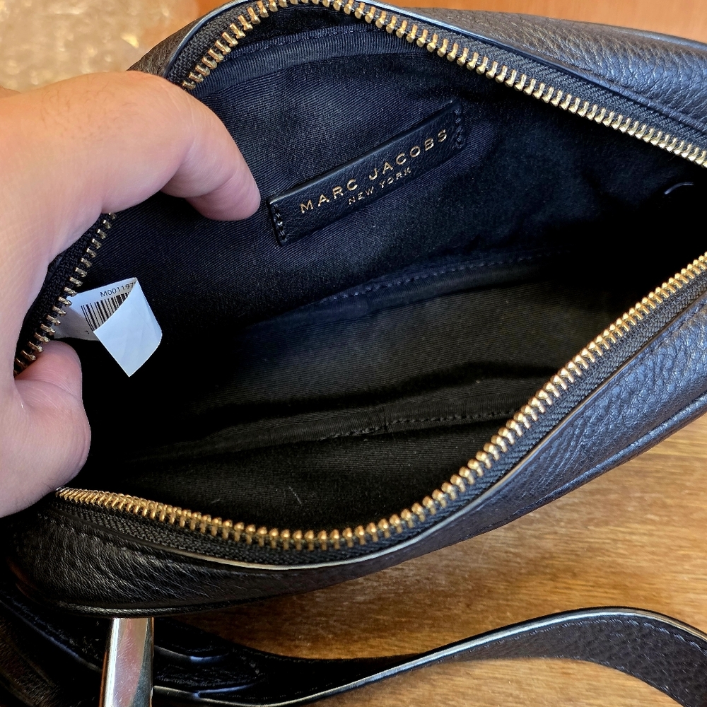 VINTAGE MARC JACOBS NEW YORK ZOOM CROSSBODY LEATHER BAG - Picture 7 of 16